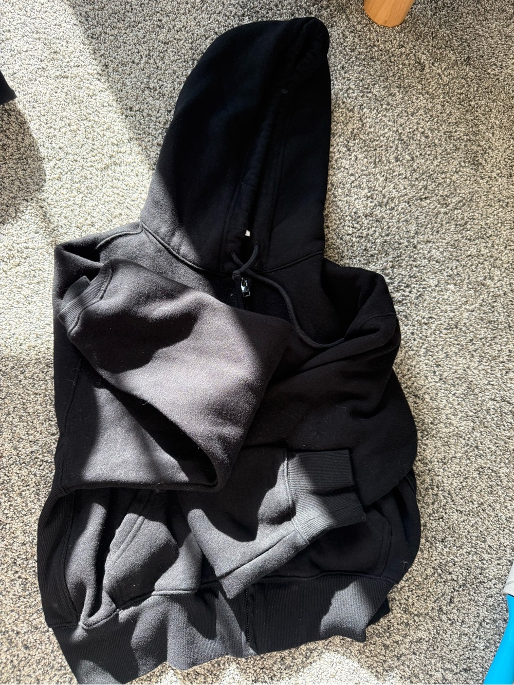 Aritzia Black sweatset - Picture 5 of 8
